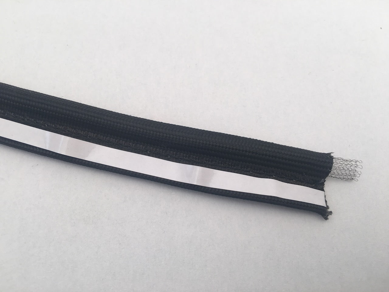Selbstklebende schwarze Profildichtung 18 x 6 mm Dichtschnur – Kaminladen