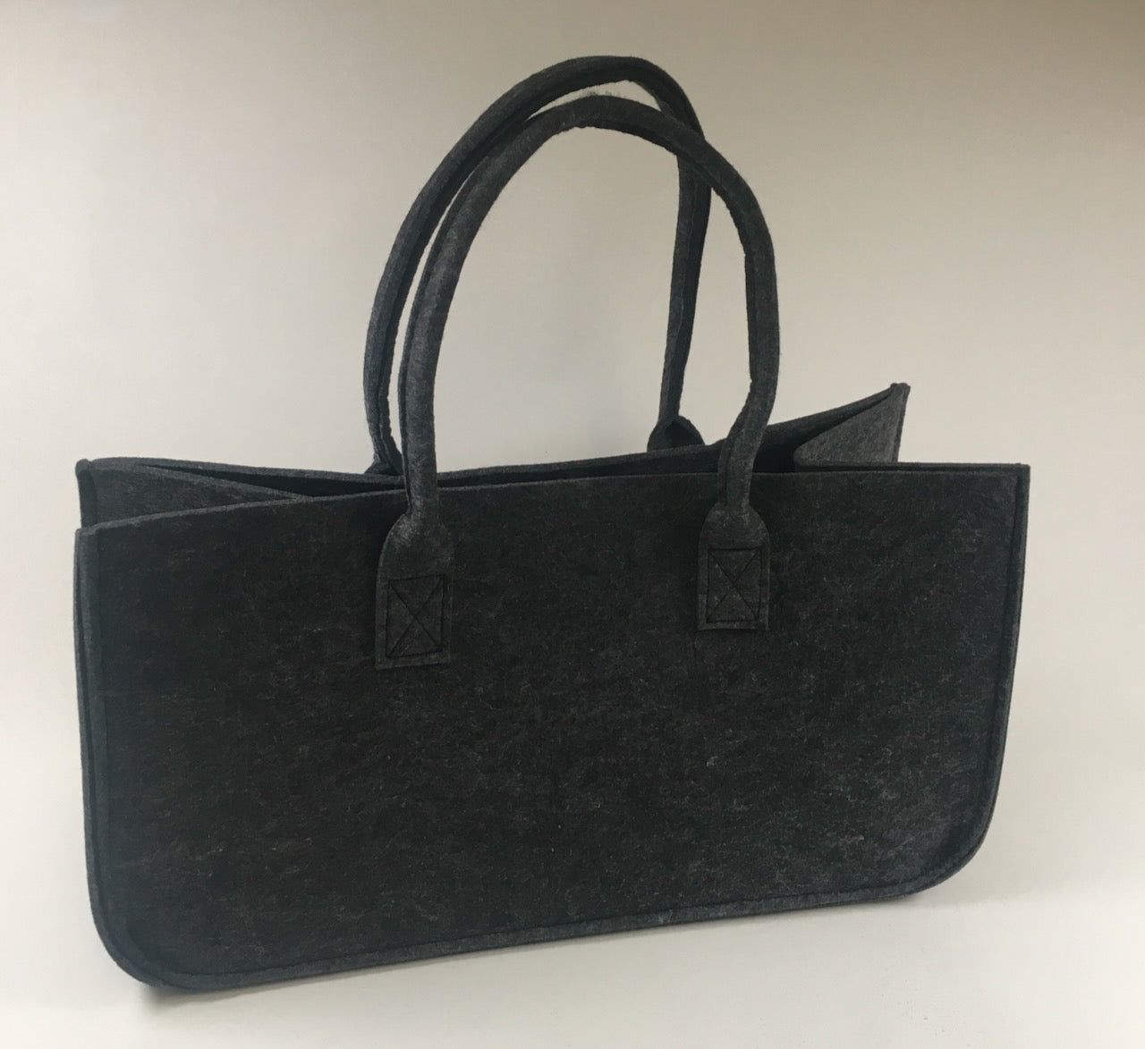 Tasche für Kaminholz aus dunkelgrauem Filz 50x25x25cm